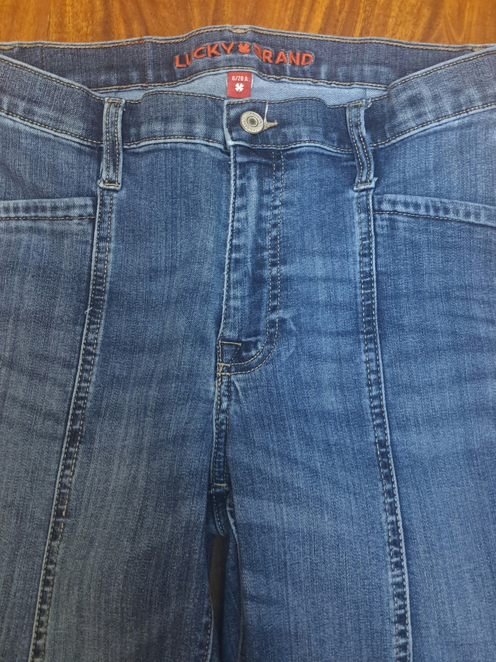 Lucky Brand Stevie High Rise Flare Leg Front Seam Detail Womens Sz 6 /28 A - Picture 4 of 5
